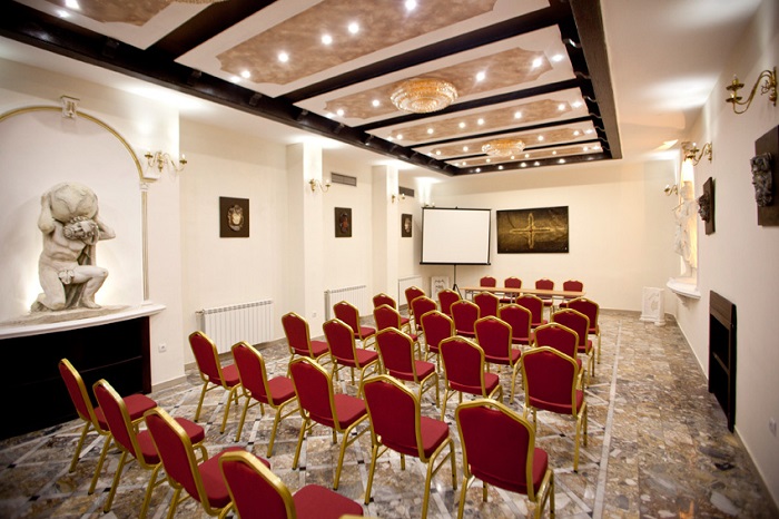 Queen’s Astoria Design 9